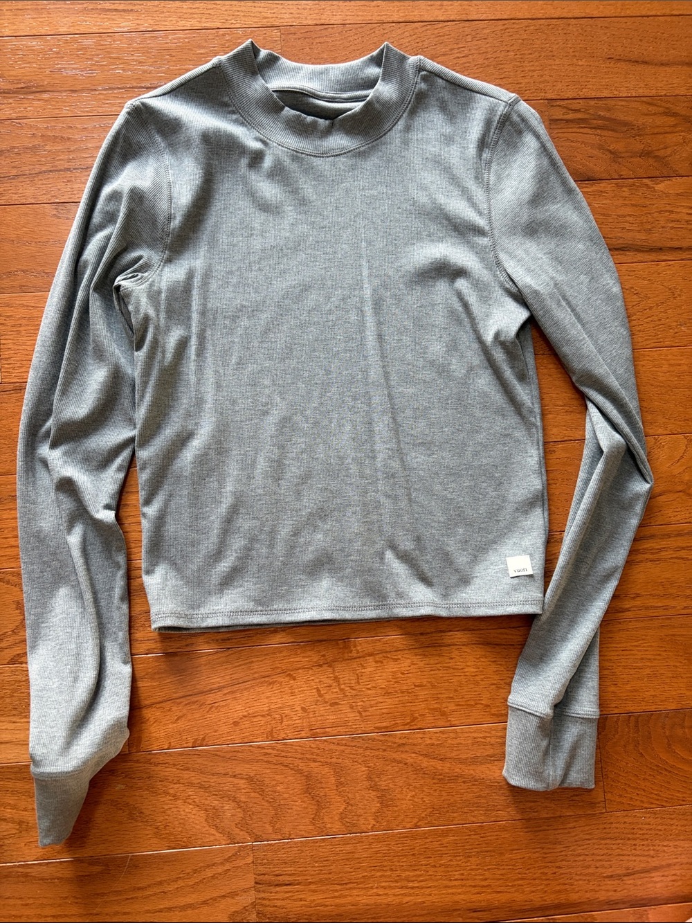 Vuori pose long sleeve ribbed crew
